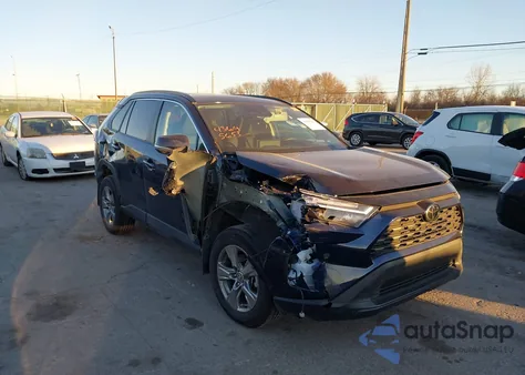 2024 Toyota Rav4 Xle z USA, uszkodzony, nr VIN 2T3P1RFVXRW428265